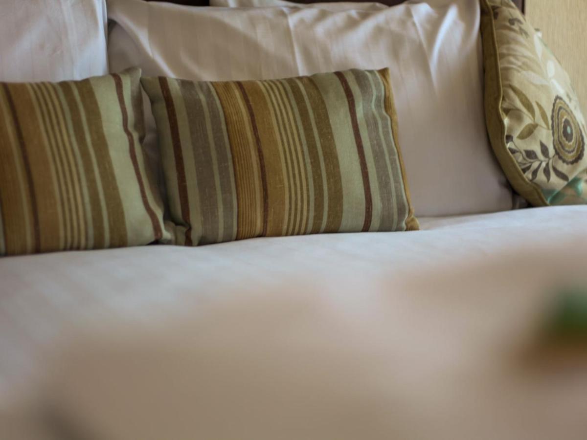 The George Hotell West Bay Exteriör bild