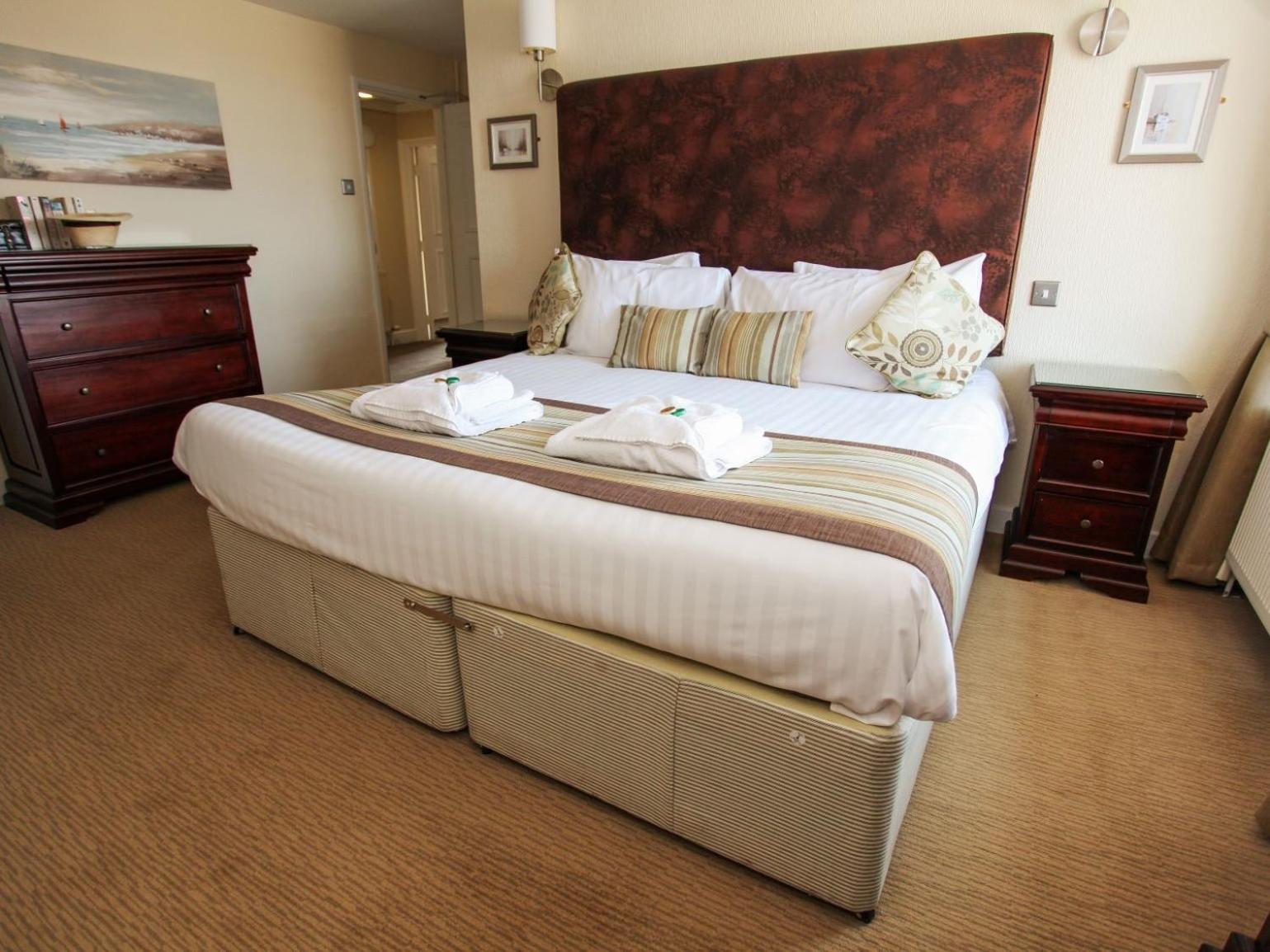 The George Hotell West Bay Rum bild